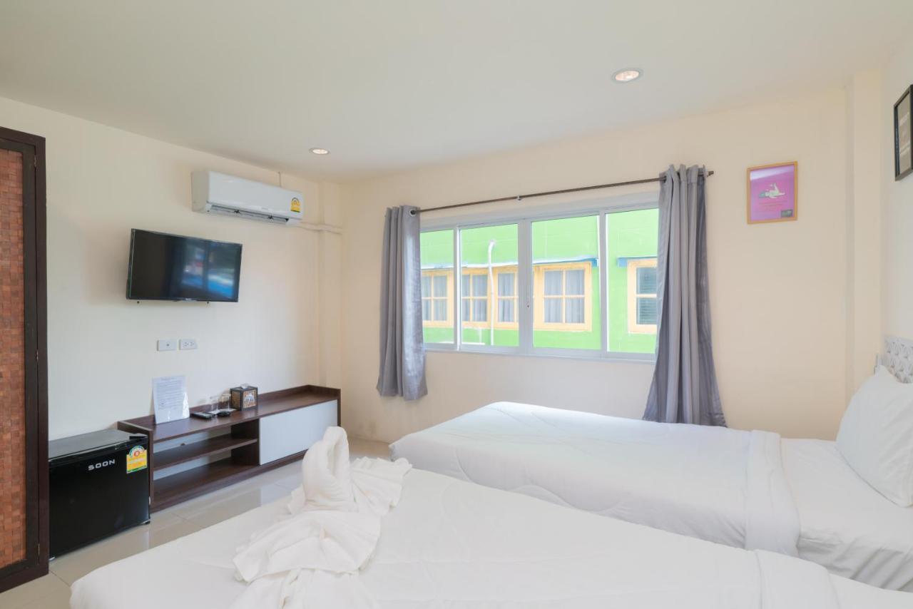 Hangover Inn Phuket Buitenkant foto