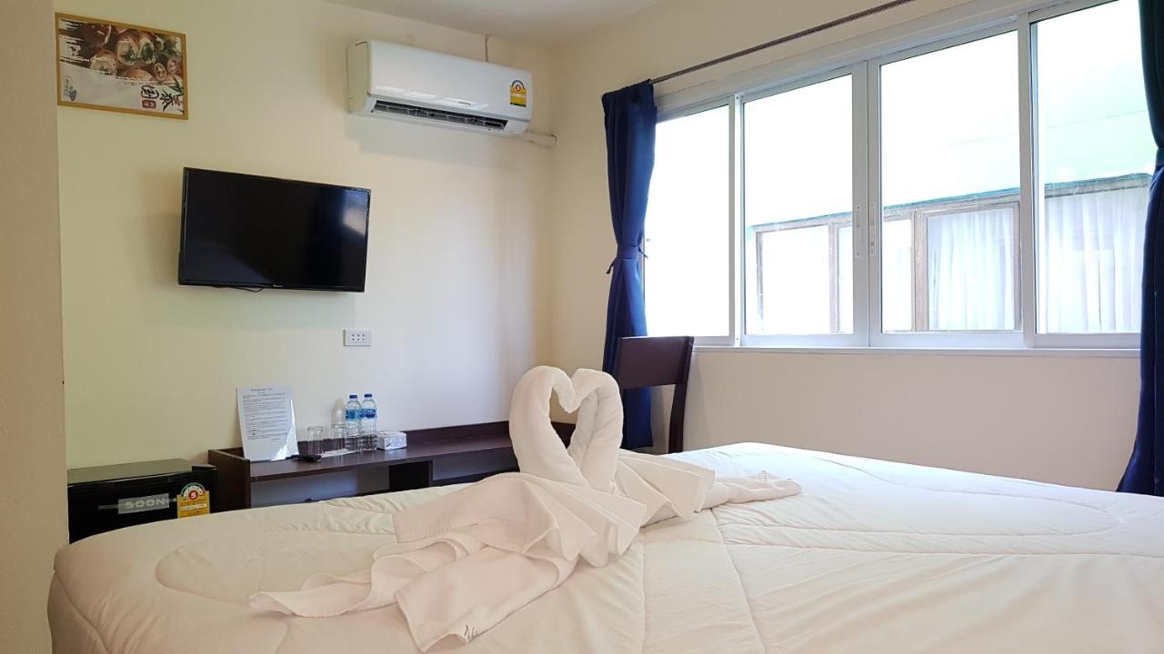 Hangover Inn Phuket Buitenkant foto